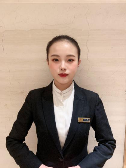 以微笑點亮服務(wù)之光 記我校酒店管理專業(yè)優(yōu)秀畢業(yè)生李晴